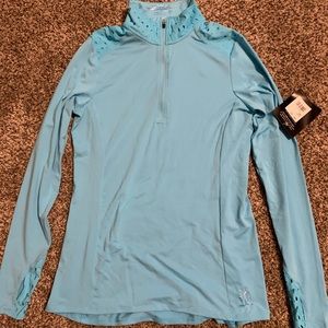 Women’s small hot chilly’s snow angel half zip.